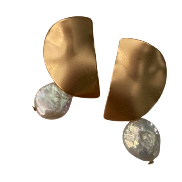 Brushed Goldtone Pearl Droplet Earrings - Picture 3 of 8